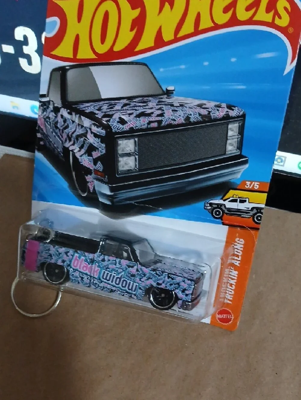 Hot Wheels '83 Chevy Silverado Key & Card Holder Keychain - Pink/Black/Blue